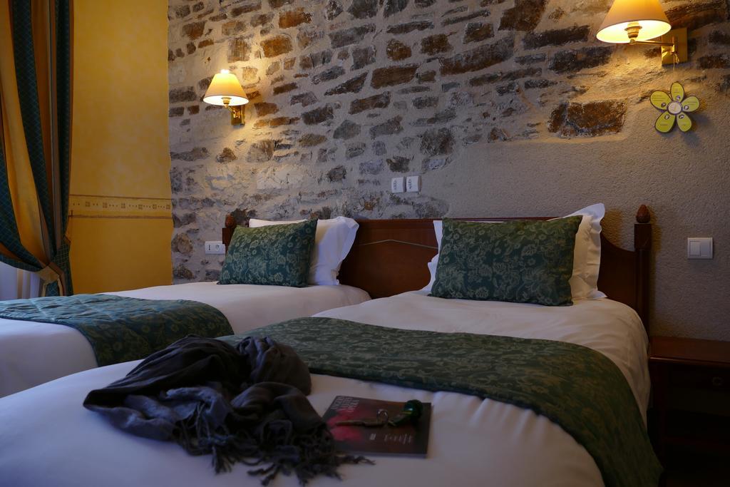 Logis Hotels Le Champalud Restaurant La Citadelle Oree-d'Anjou Quarto foto