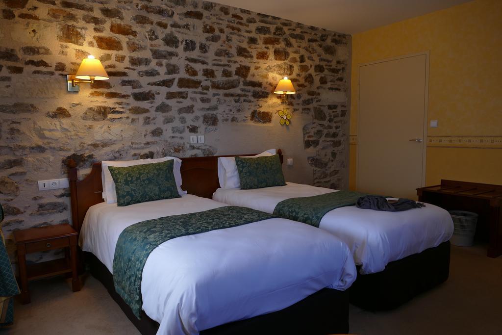 Logis Hotels Le Champalud Restaurant La Citadelle Oree-d'Anjou Quarto foto